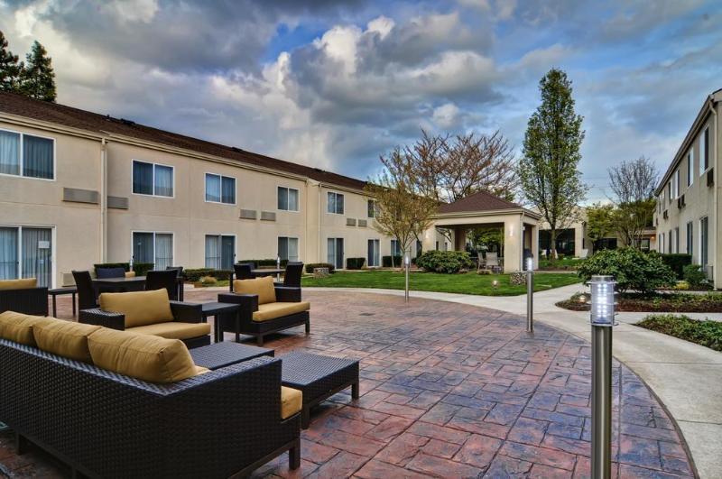 Hotel Courtyard By Marriott Eugene Springfield Exterior foto